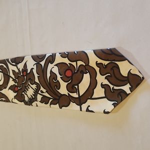 Ruffler by Rooster Tie